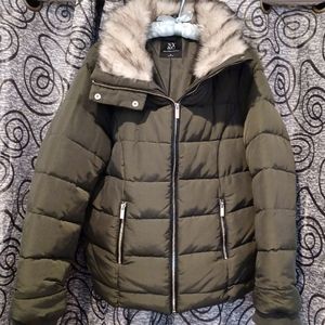 * Woman’s New York and Company fur trim hood winter coat size XL